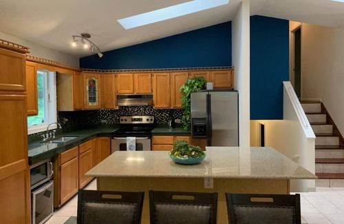 Stevensville House | Woodland Retreat on Kent Island: 5 beds, 5 miles from Bay Bridge, on 5 acres.