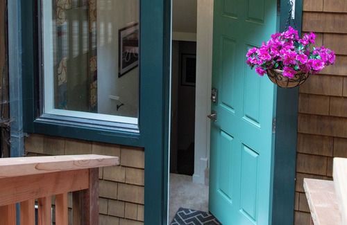 Mill Valley House | Woodland retreat surrounded by redwoods. Just minutes to downtown Mill Valley!