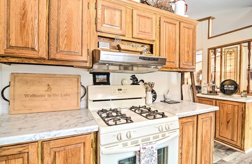 Good Hart House | Woodland Retreat: Near Trails, Golf & Wineries!