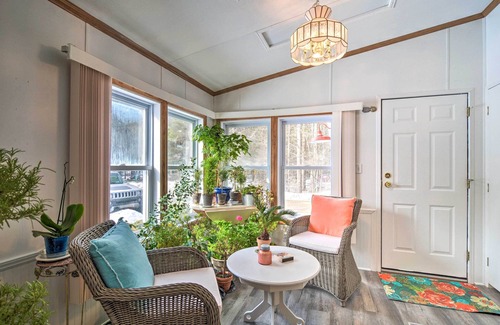 Good Hart House | Woodland Retreat: Near Trails, Golf & Wineries!