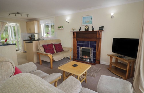 Cwrt Cottage | WOODLAND ROOST, family friendly, with a garden in Barmouth