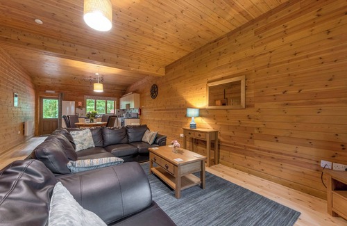 Overton-on-dee Ski Chalet | Woodland Rowan Lodge