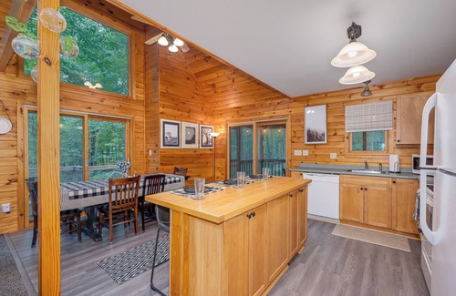 Berkeley Springs Cabin | Woodland Sauna + Arcade, Minutes to Town.
