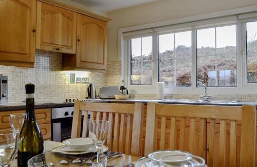 Cwrt House | Woodland View Bungalow 1 - Uk10492