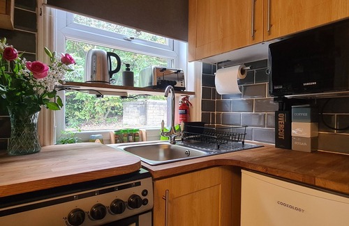 Hebden Bridge House | Woodland View by the Canal Hebden Bridge