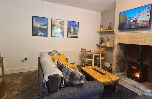 Hebden Bridge House | Woodland View by the Canal Hebden Bridge