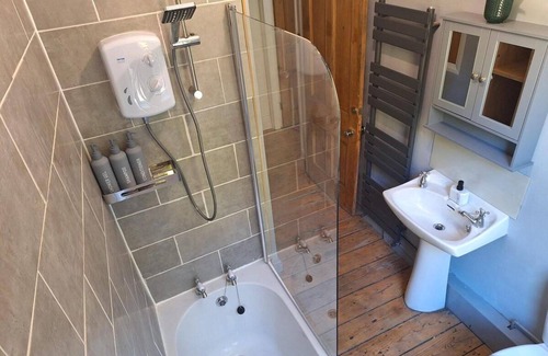 Hebden Bridge House | Woodland View by the Canal Hebden Bridge