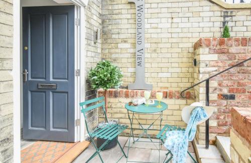 Acomb Apartment | Woodland View