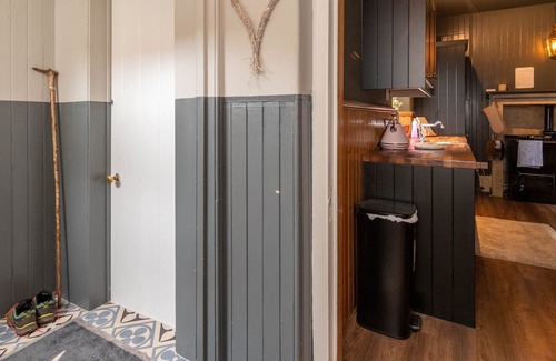 Blair Atholl Cottage | Woodlands Blair Atholl - sleeps 8 guests in 4 bedrooms