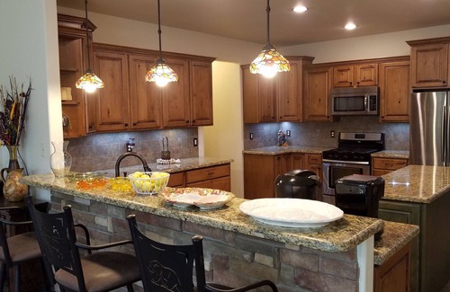 Cloudcroft Ski Chalet | Woodlands Chalet: Forest, Luxury, Parking, Bedrooms w/Ensuite Bathrooms, CLEAN