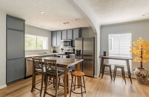 Grogan's Mill House | Woodlands Escape: Come to Relax.