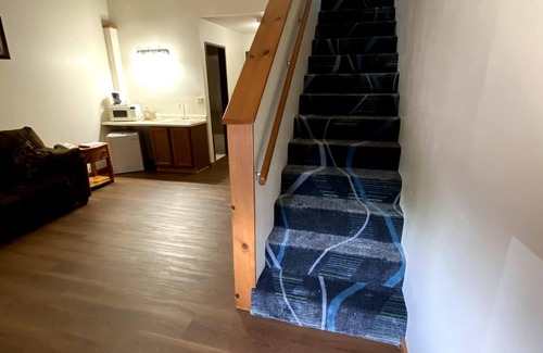 Medford Hotel | Woodlands Inn & Suites