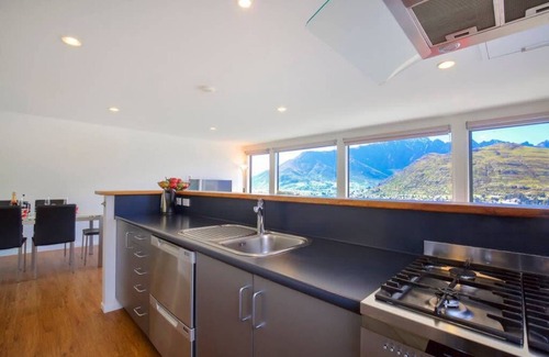Queenstown House | Woodlands on the Hill