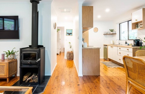 Avoca Beach House | Woodlands Seaside Coastal Calm in Avoca Beach