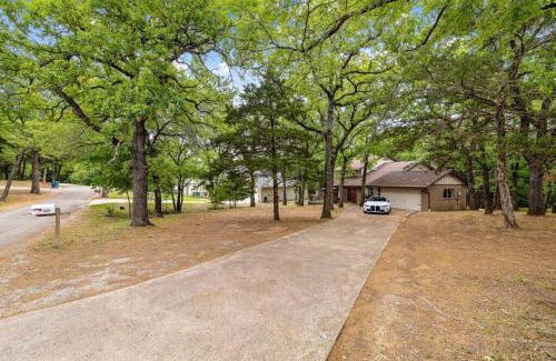 Oak Point House | Woodlands Vacation Home in Little Elm/Frisco TX