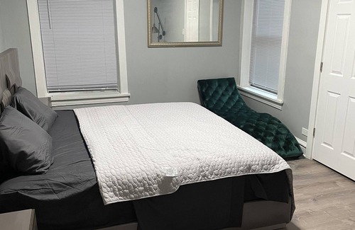 Woodlawn Apartment | Woodlawn ~ Entire Luxury Apt
