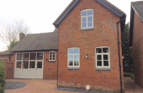 Uttoxeter House | Woodleighton Cottages