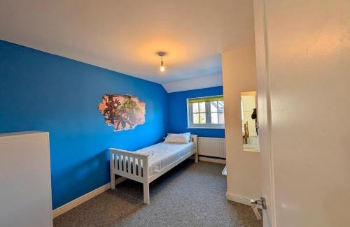 Reading House | Woodley Haven House