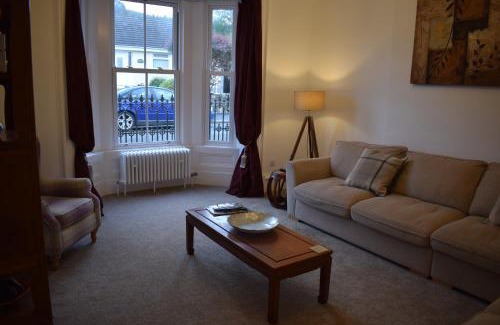 Gatehouse-of-Fleet House | Woodlyn Guest House
