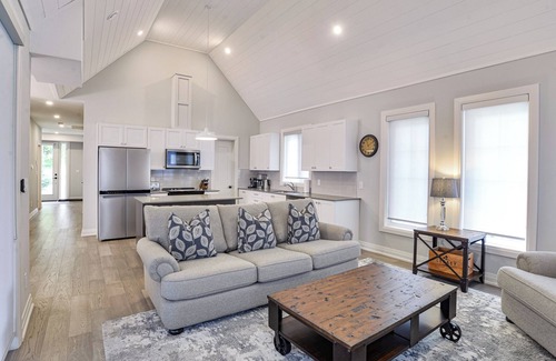Minett House | Woodmere Cottage (#7)