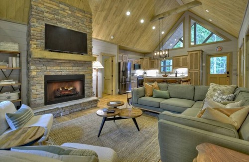 Blue Ridge Cabin | Woodnest Retreat | Free Night Offer!
