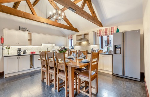 Sculthorpe Cottage | WOODPECKER BARN - CWL