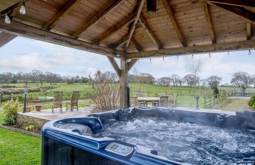 Preston House | Woodpecker Cottage