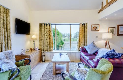 Preston House | Woodpecker Cottage