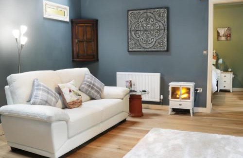 Aymestrey House | Woodpecker Cottage