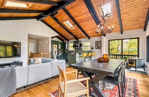Jewett Cabin | Woodpecker House - One of Vrbo’s 2025 Vacation Rental of the Year