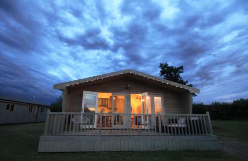 Gumley House | Woodpecker Lodge - Brook Meadow - sleeps 4 plus 2 - no pets