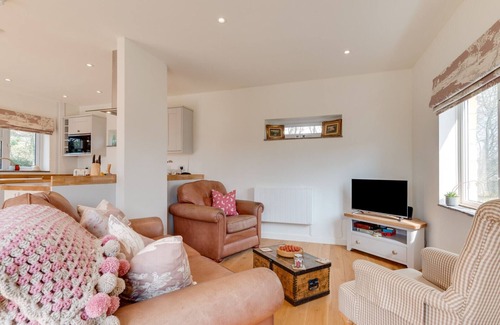 Holestone Moor House | Woodpecker - Matlock
