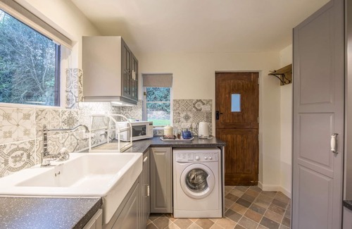 Church Stretton Cottage | WOODPECKERS COTTAGE, romantic, with open fire in Church Stretton
