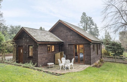 Church Stretton Cottage | WOODPECKERS COTTAGE, romantic, with open fire in Church Stretton