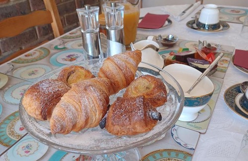 Hastings Bed & Breakfast | Woodpeckers Cottage B&B