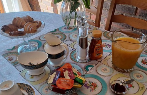 Hastings Bed & Breakfast | Woodpeckers Cottage B&B