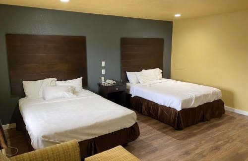 Miami Hotel | Woodridge Inn and Suites