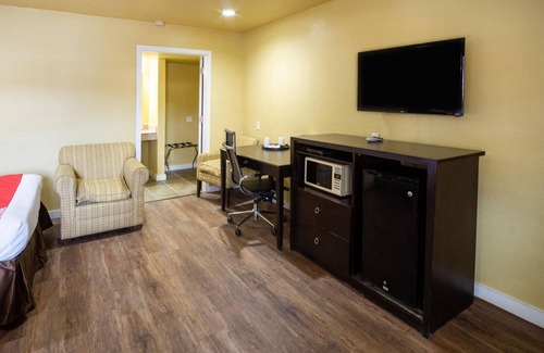 Miami Hotel | Woodridge Inn and Suites
