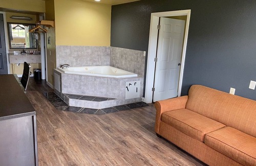 Miami Hotel | Woodridge Inn and Suites