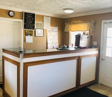 Terre Haute Hotel | Woodridge Motel