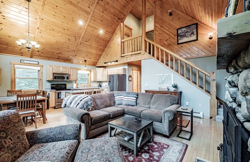 South Pond Shores Ski Chalet | Woodroad Chalet- Ski house close to water, Hot tub, large lot