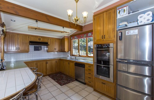 Lower Hutt House | WOODROYD ESTATE Holiday sanctuary 15 mins from CBD