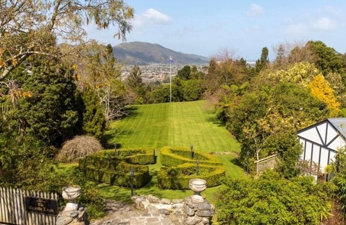 Lower Hutt House | WOODROYD ESTATE Holiday sanctuary 15 mins from CBD