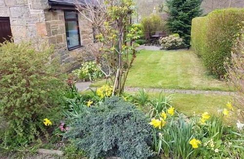 Tansley Cottage | WOODS VIEW COTTAGE, pet friendly, with open fire in Tansley