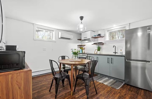 Halifax House | Woods & Water Suite