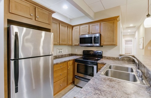 Madison Heights House | Woods & Water to Explore just 20 mins to Liberty Univ - 10 to Downtown Lynchburg