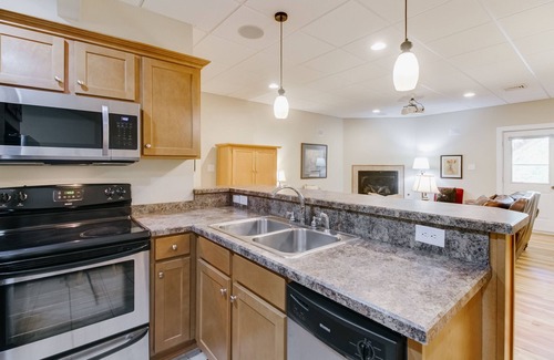 Madison Heights House | Woods & Water to Explore just 20 mins to Liberty Univ - 10 to Downtown Lynchburg