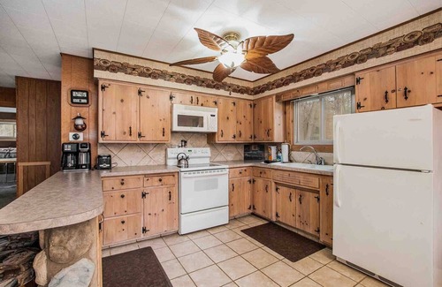 Branch Cabin | Woods & Water Cabin - Fish or Kayak on Pere Marquette River near Ludington, MI.