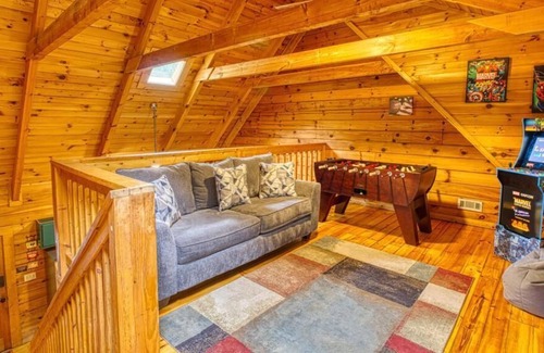Pine Mountain Valley Cabin | Woodscape Cabins "Bear" - Main Cabin of Triplex