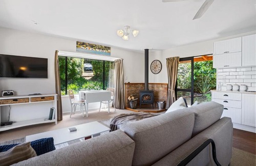 Akaroa House | Woodside - Akaroa Holiday Cottage